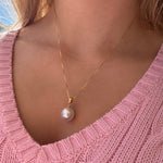 australia south sea pearl pendant in 9ct gold on gold chain 