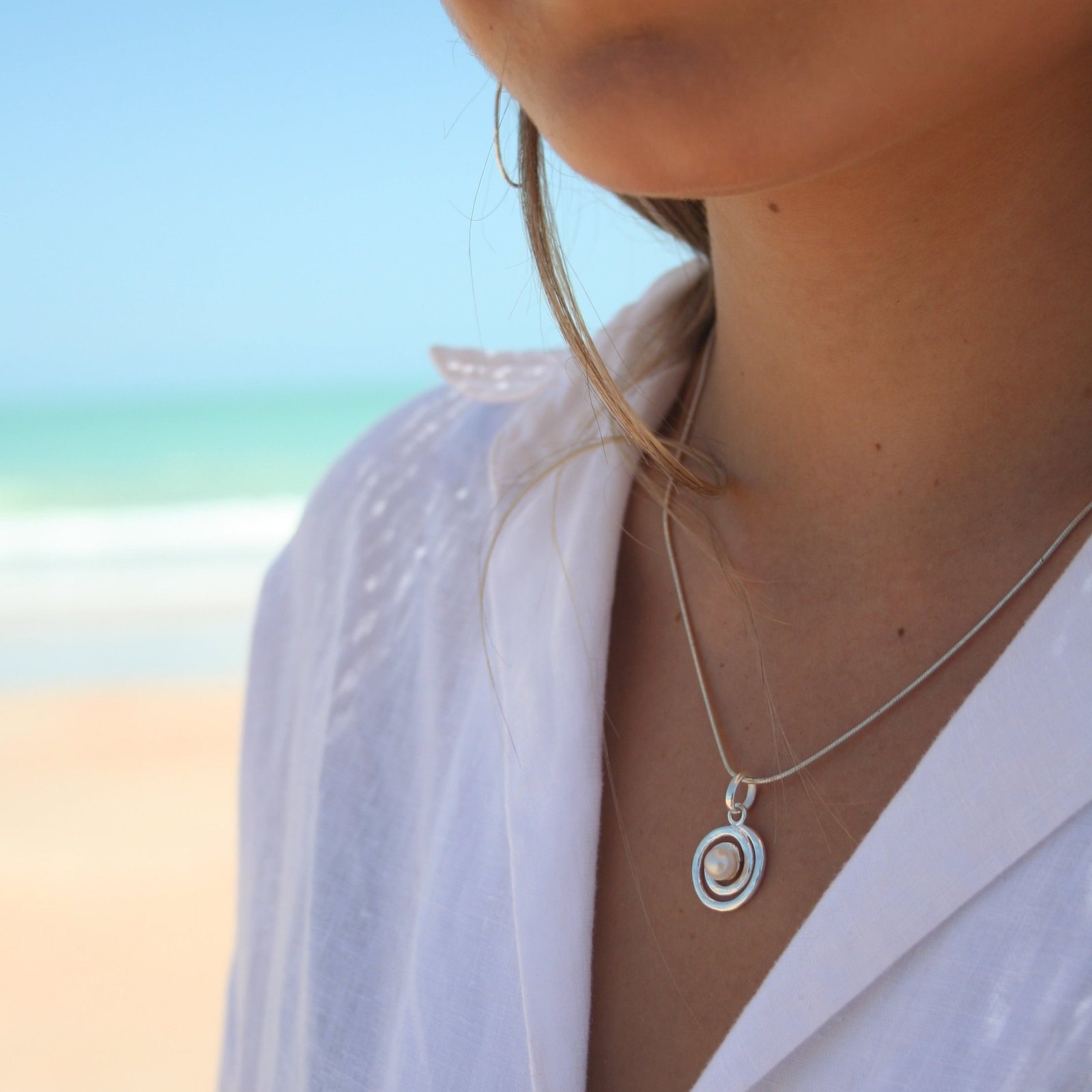 dainty pearl pendant